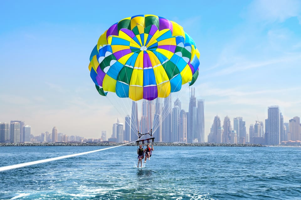 Parasailing in Dubai